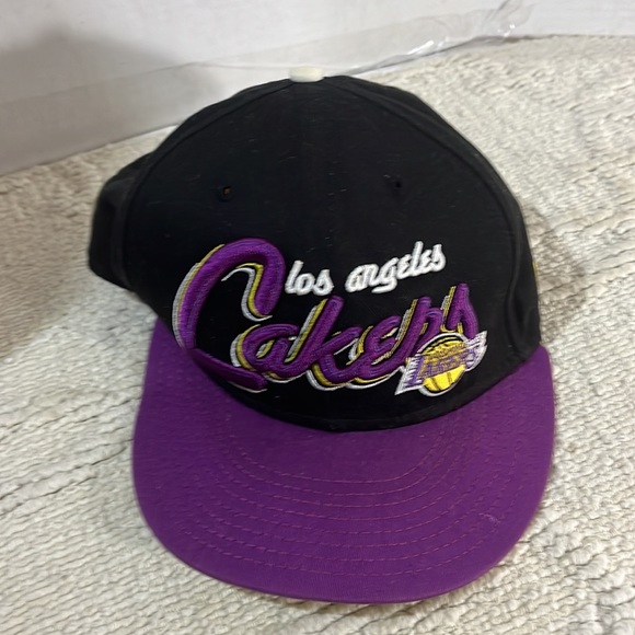 Los Angeles Lakers size adjustable - Picture 11 of 12